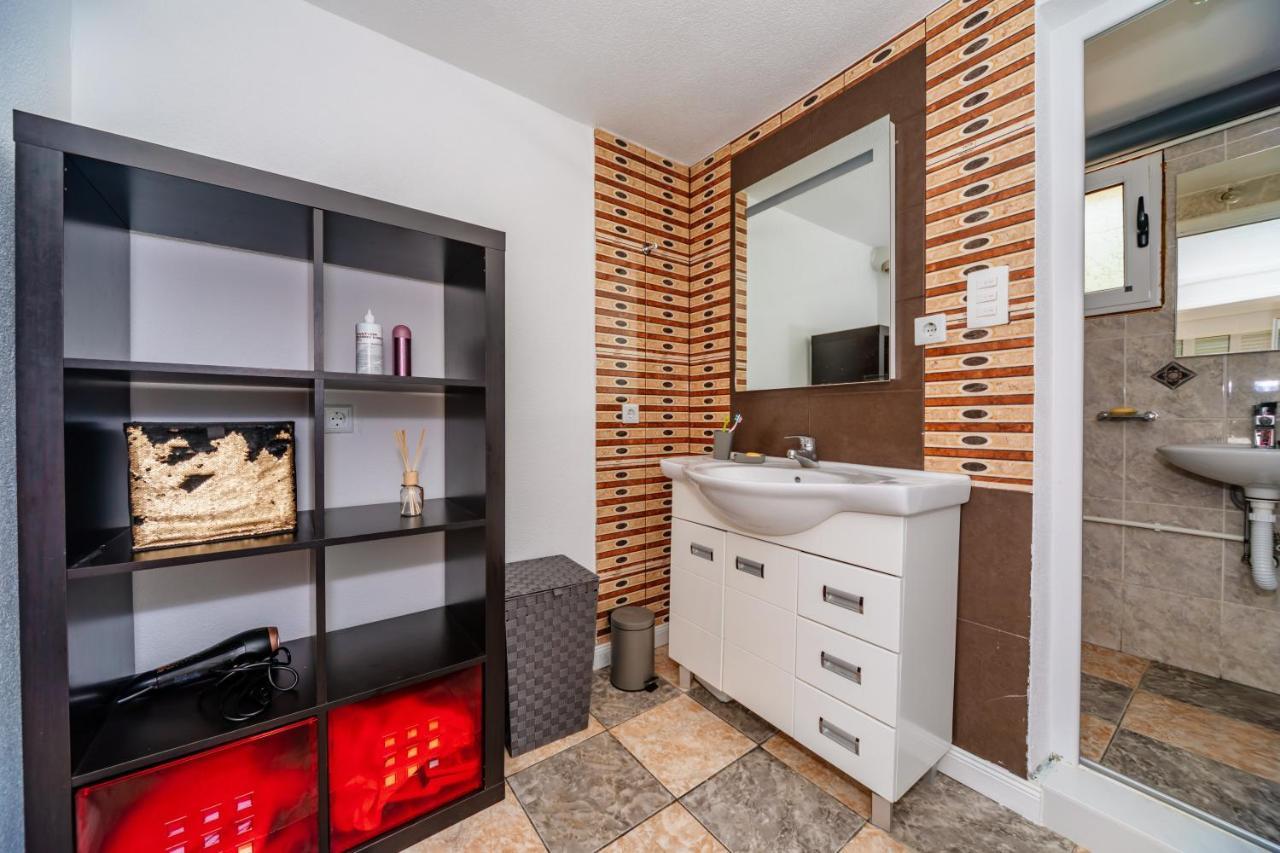 Apartmani LIRA Sutomore Bagian luar foto