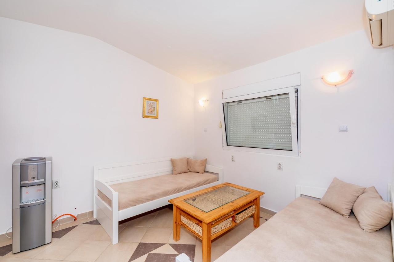 Apartmani LIRA Sutomore Bagian luar foto