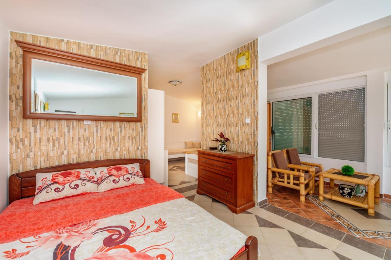 Apartmani LIRA Sutomore Bagian luar foto