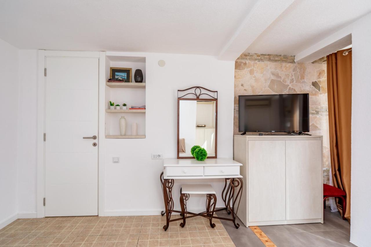 Apartmani LIRA Sutomore Bagian luar foto