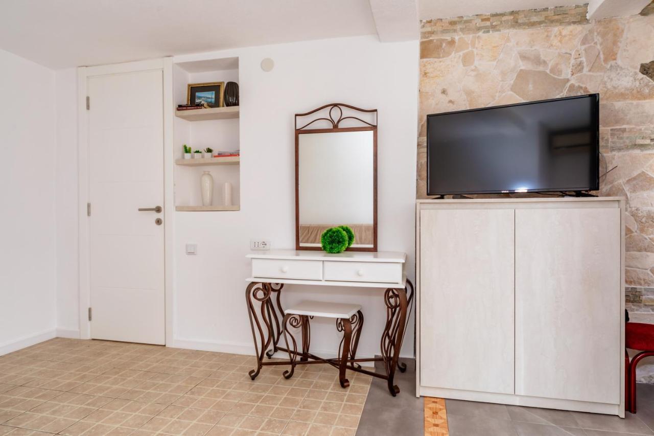 Apartmani LIRA Sutomore Bagian luar foto