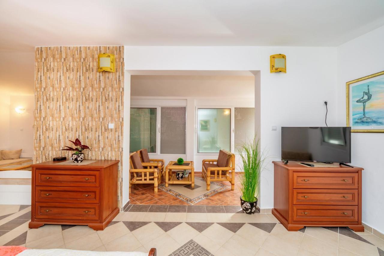Apartmani LIRA Sutomore Bagian luar foto