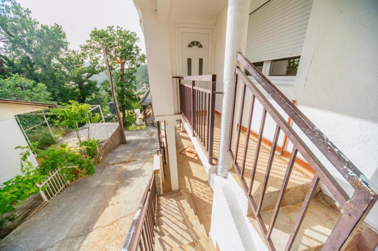 Apartmani LIRA Sutomore Bagian luar foto